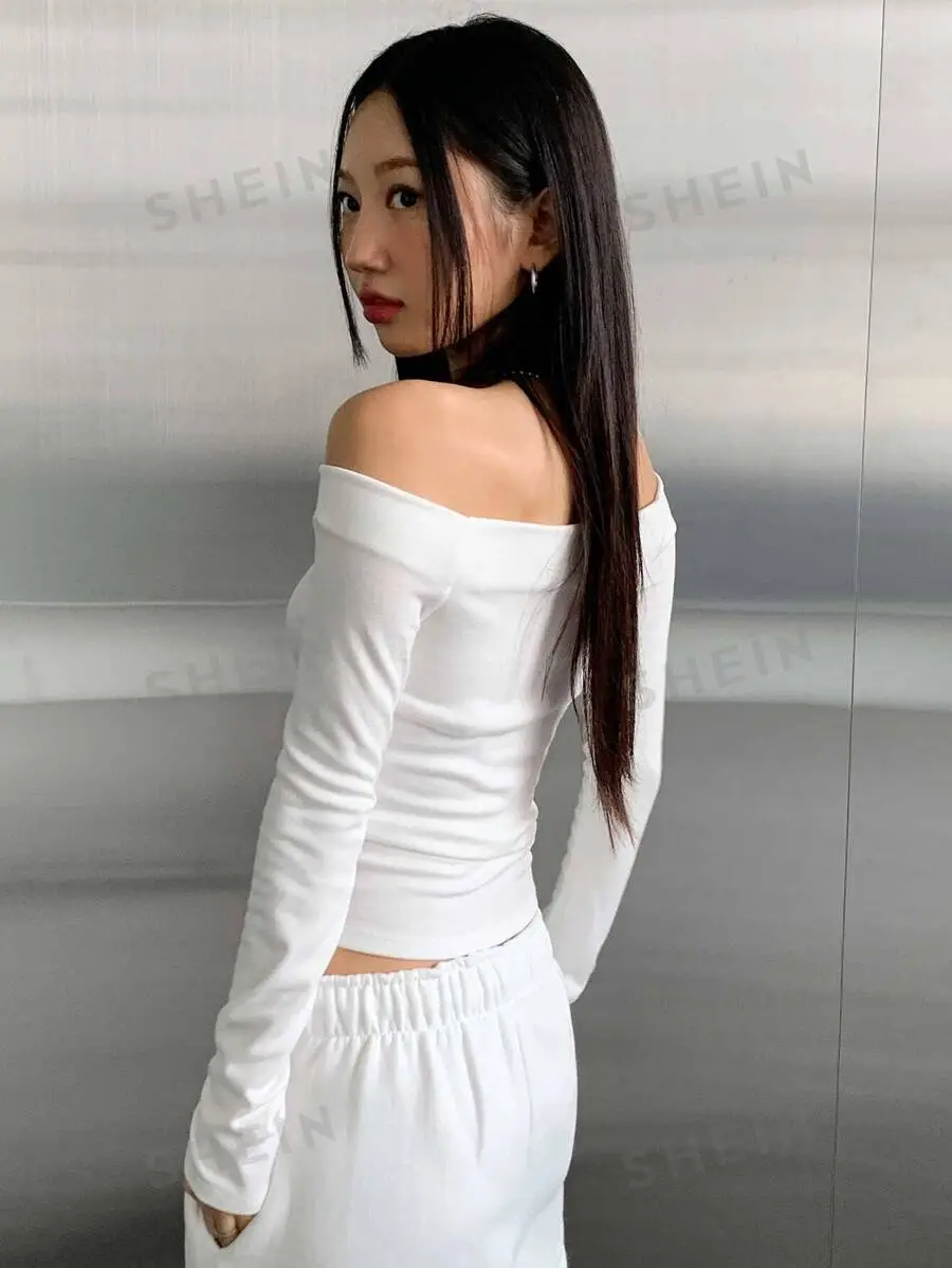 DAZY Off Shoulder Raglan Sleeve Crop Tee