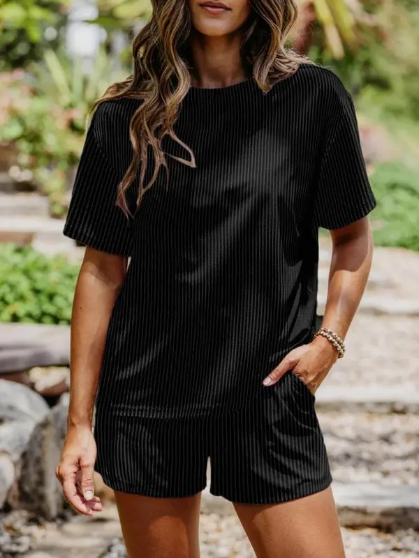 Plus Size Two-Piece Summer Set – Casual Round Neck Short Sleeve Top & Shorts for Women