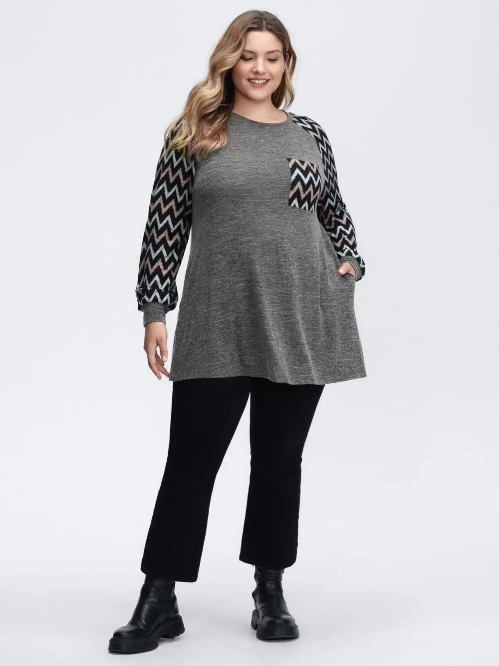 Stretchy Wavy Pattern Contrast T-Shirt