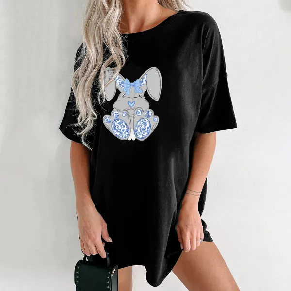 A Cartoon Gray-Blue Rabbit, The Inside Of The Ears, The Bow And The Heart Are Blue, And The Soles Of The Feet Have Blue And White Patterns, Cute, Casual T-Shirt