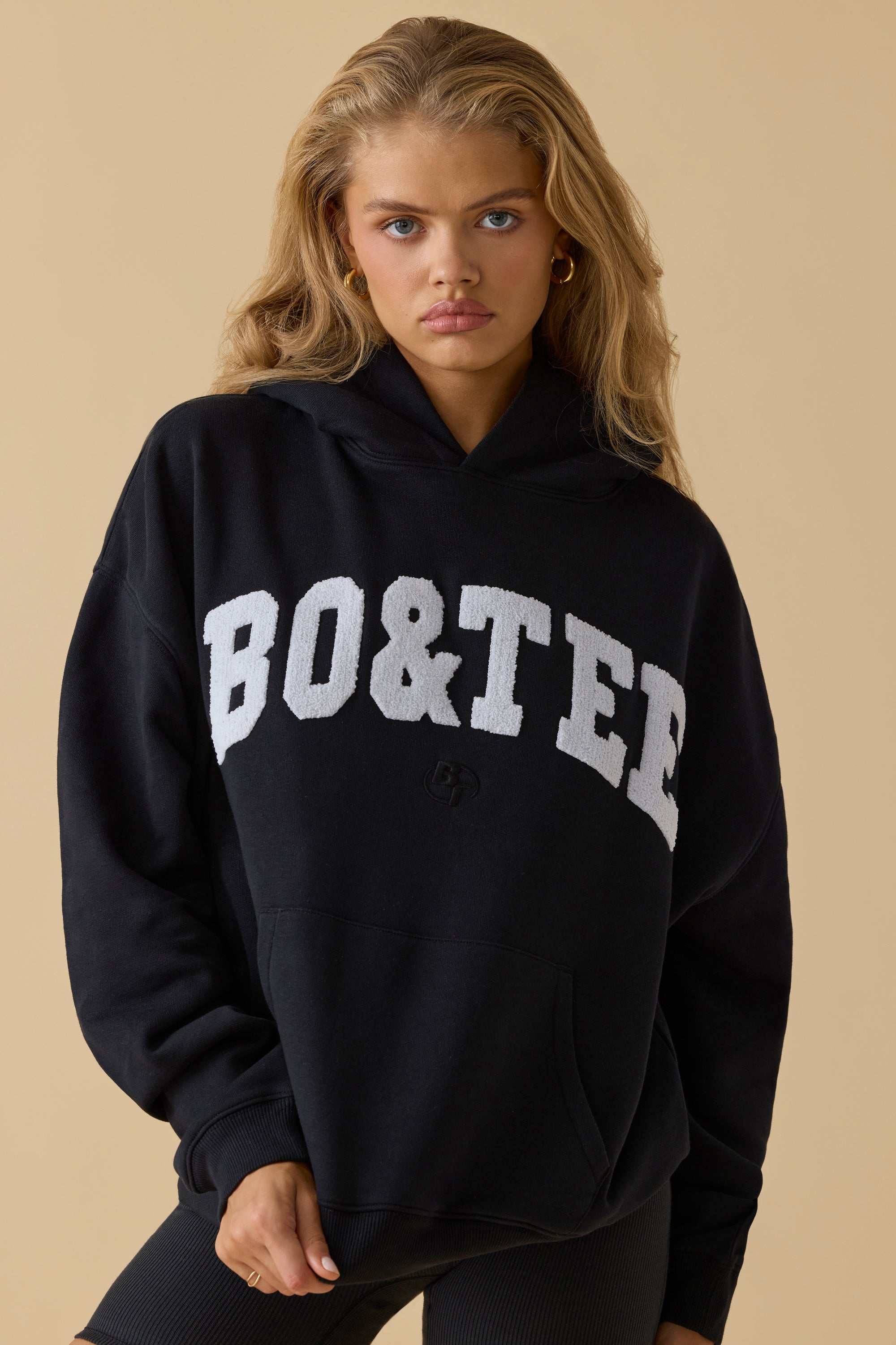 Hero - Oversized Hooded Sweatshirt in Black