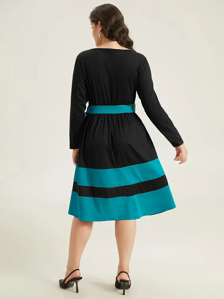 Two Tone Belted Bowknot Square Neck Dress