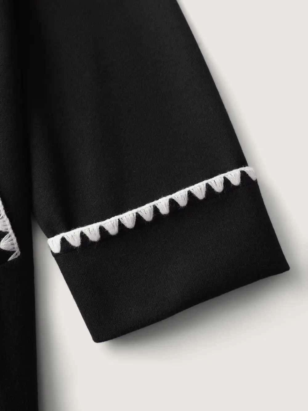 Overlock Stitch Color Contrast Belted Jacket