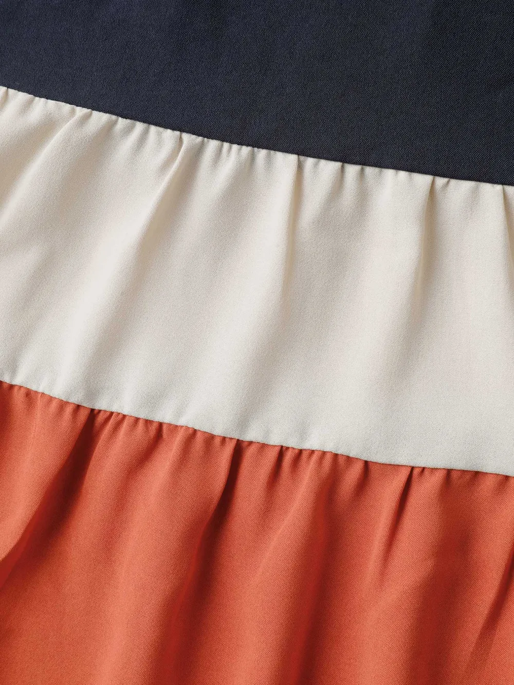 Color Contrast Plicated Detail Midi Dress