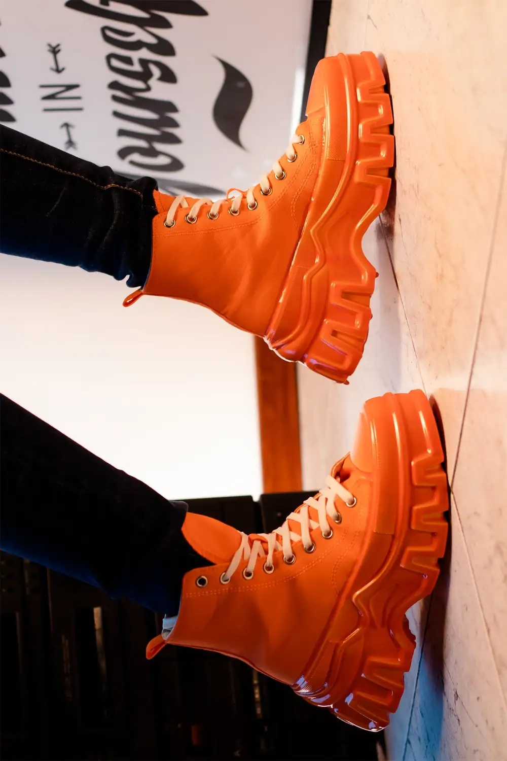 THROW UP | ORANGE
