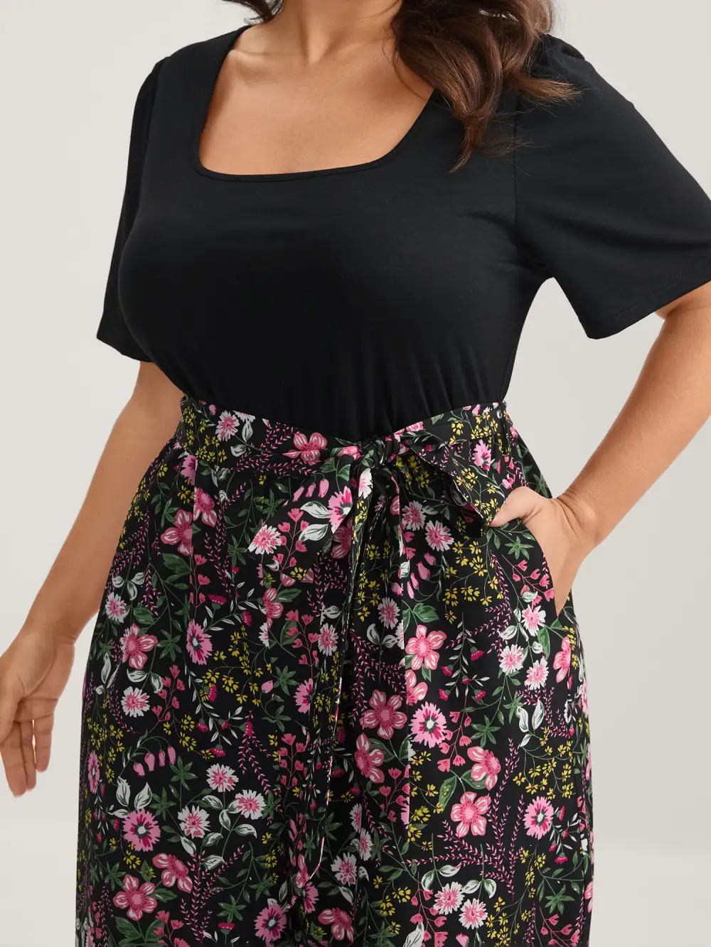 Color Contrast Belted Panel Pockets Jumpsuit