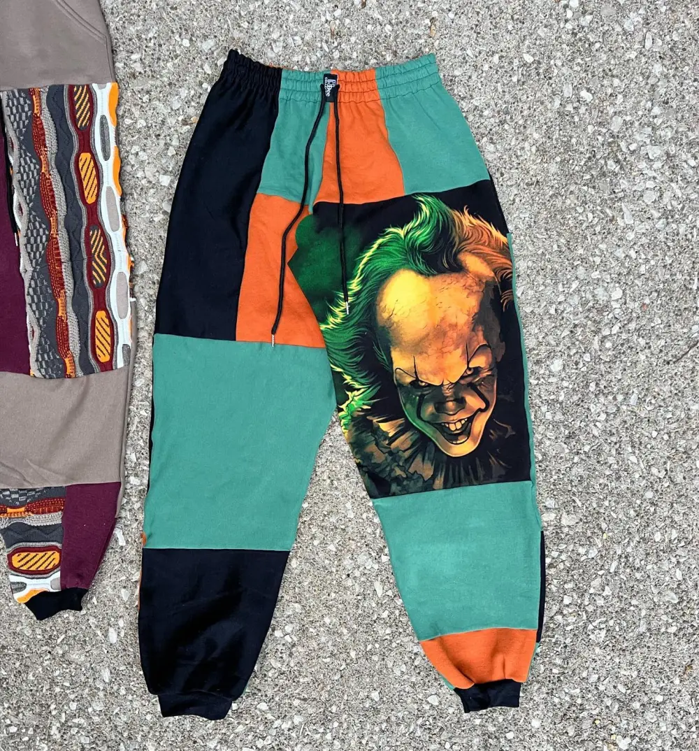 Green sweatpants how perfect and cozy piece for your Halloween day
