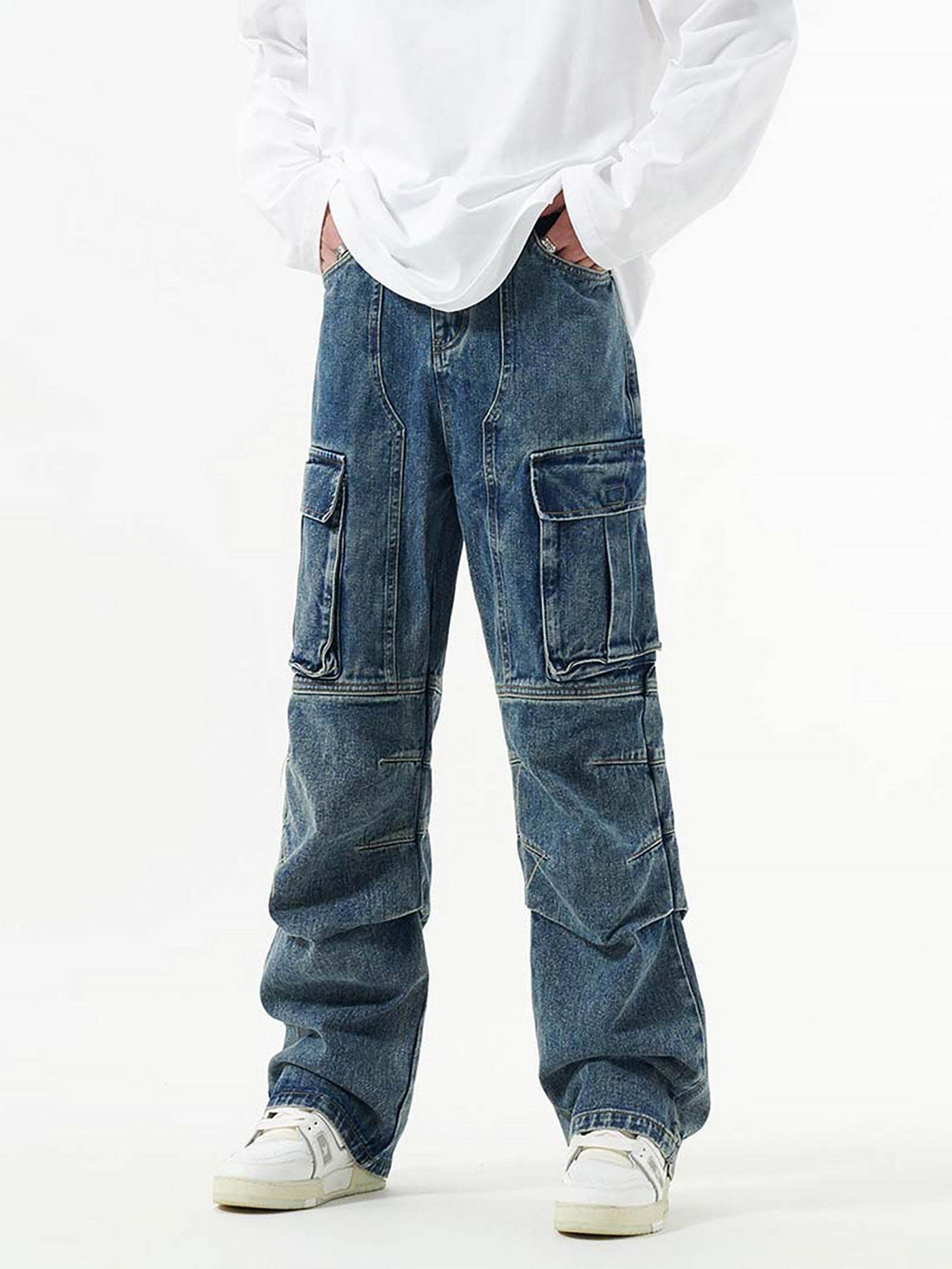 Washed And Distressed Multi-pocket Jeans - 1698