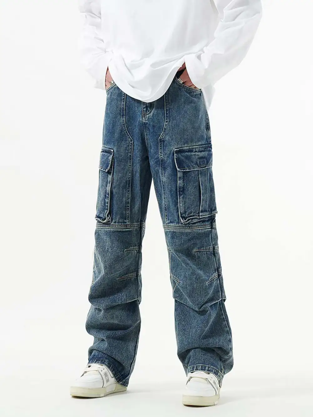 Washed And Distressed Multi-pocket Jeans - 1698