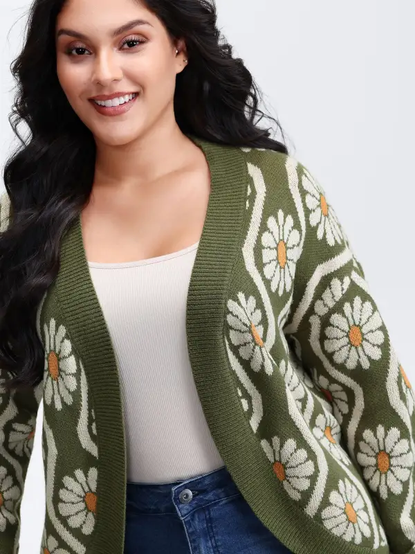 Floral Pattern Jacquard Arc Hem Knit Cardigan