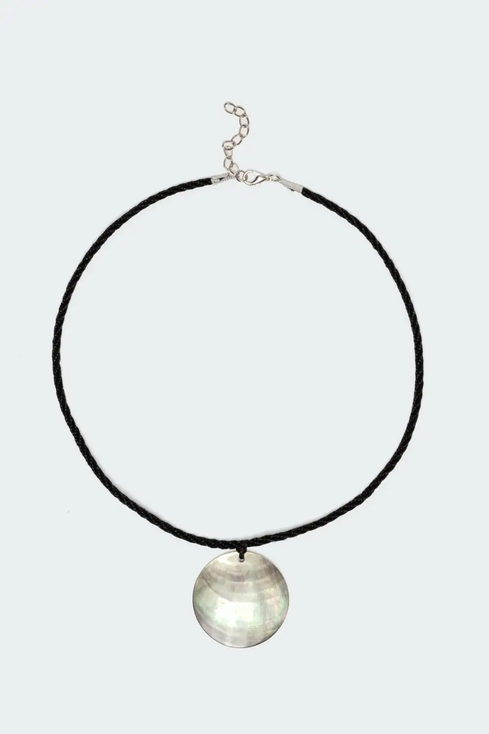 She Shell Twisted Cord Necklace