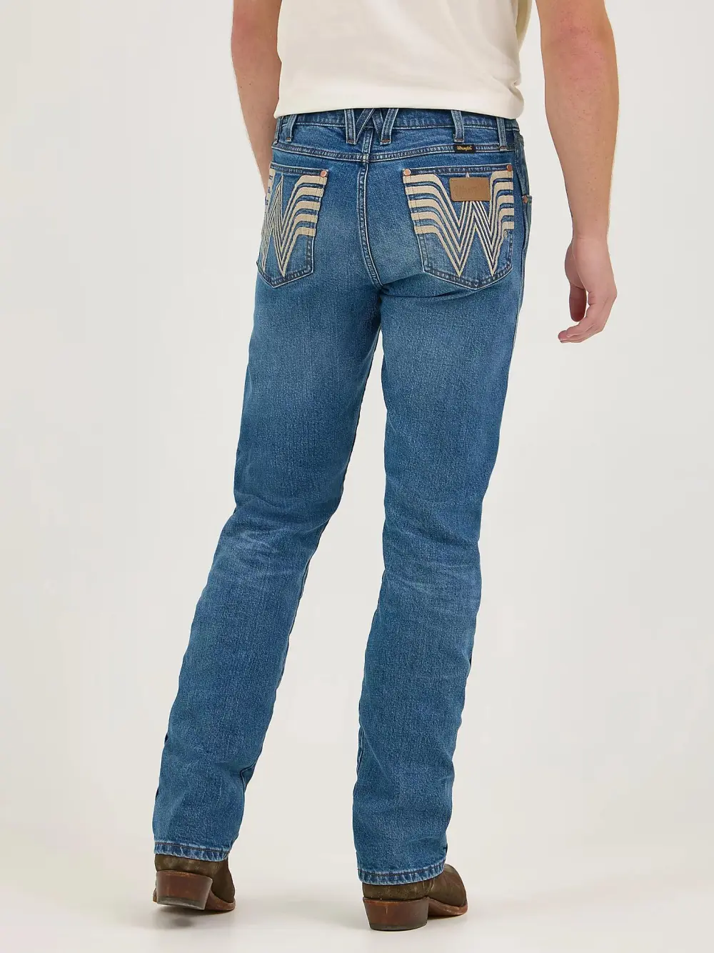 WRANGLER X WHATABURGER SLIM STRAIGHT LEG RETRO JEAN IN RODEO DUST FADE
