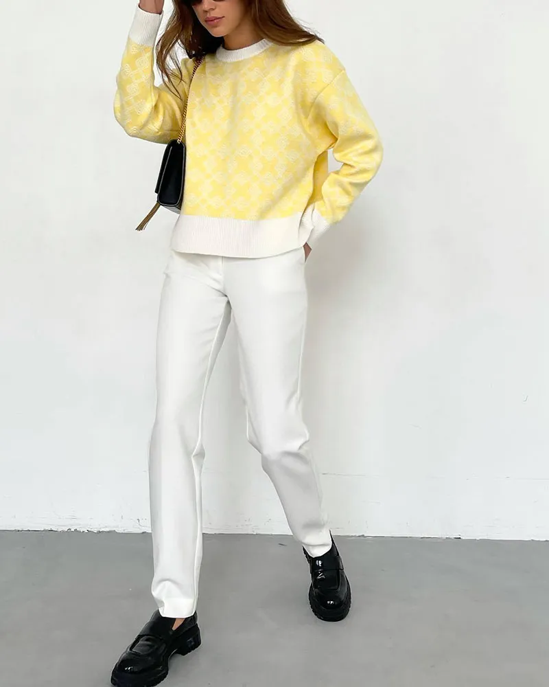 Chic on-trend jacquard sweater