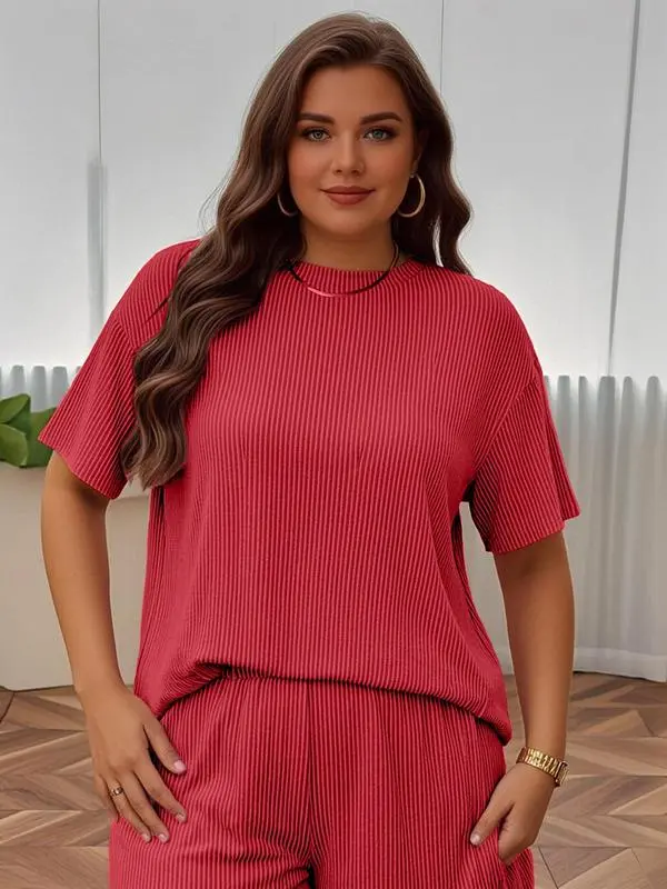 Plus Size Two-Piece Summer Set – Casual Round Neck Short Sleeve Top & Shorts for Women