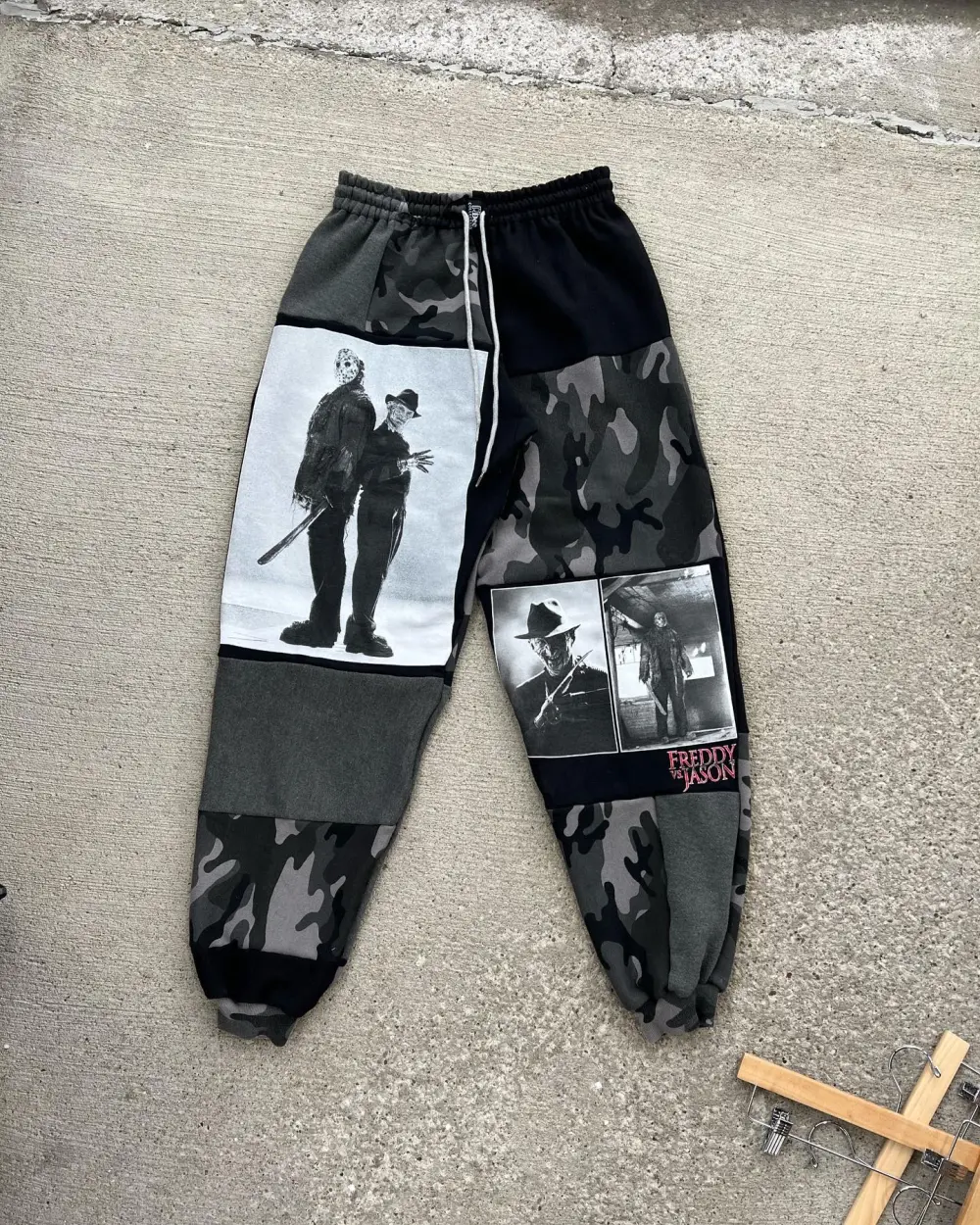 Black sweatpants how perfect and cozy piece for your Halloween day