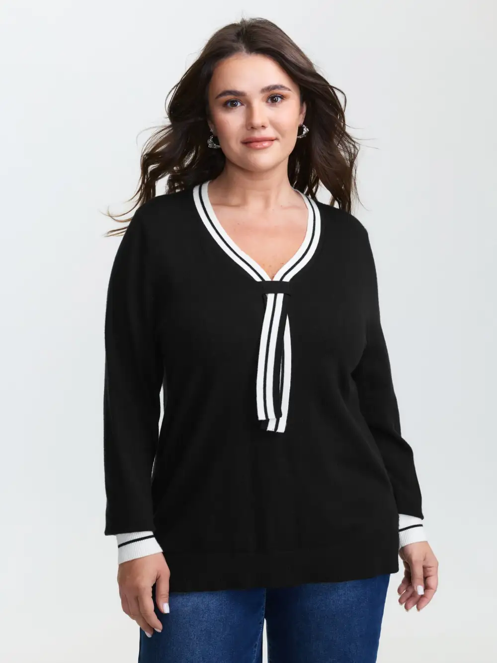 V-Neck Contrast Long Sleeve Pullover
