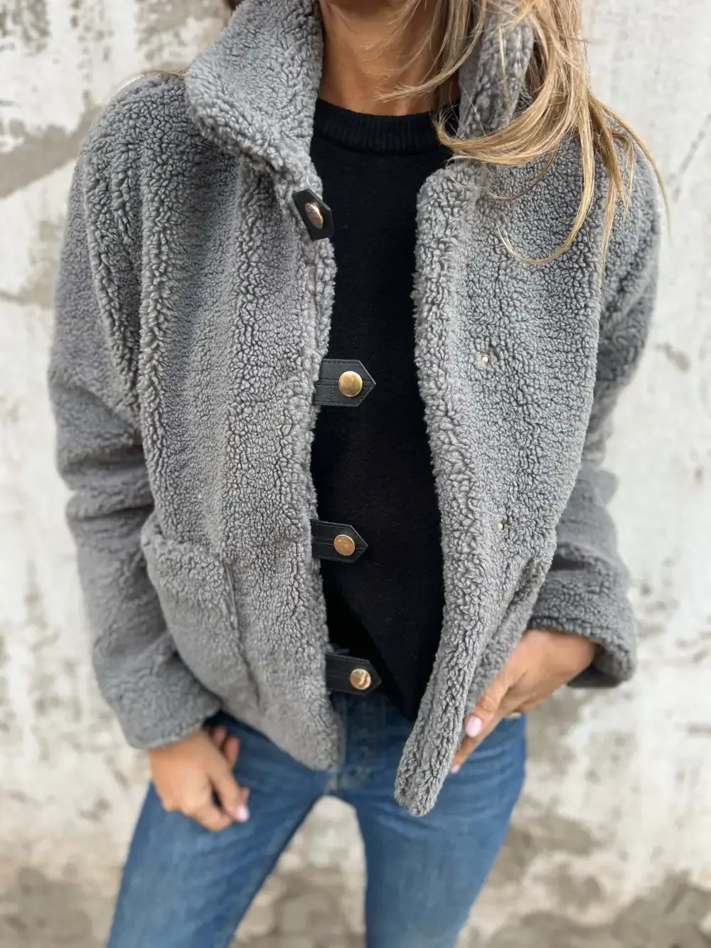 Chaqueta tipo corderito clásica gris
