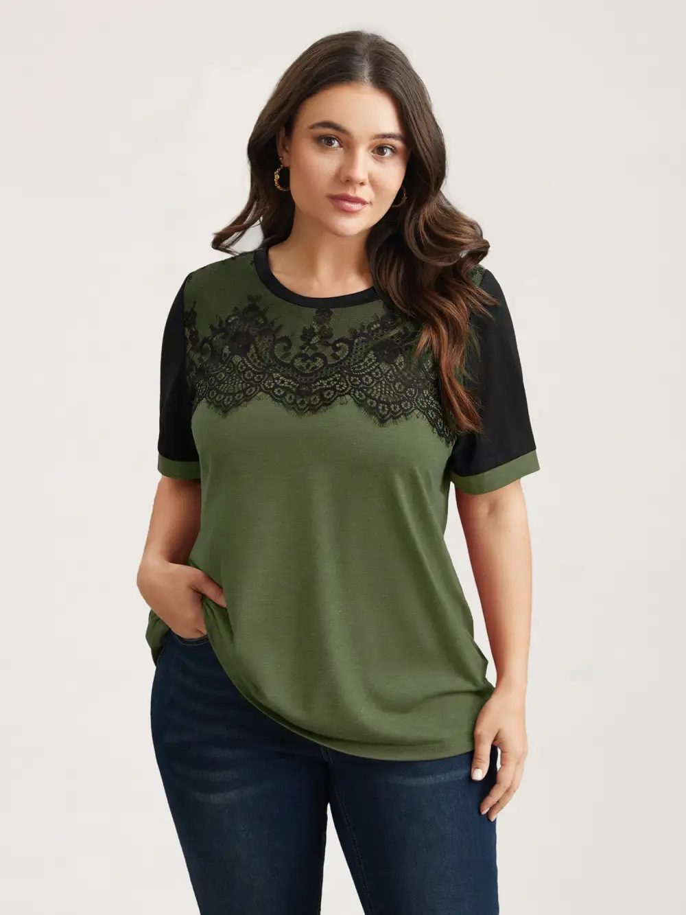 Stretchy Scalloped Lace Color Contrast T-Shirt