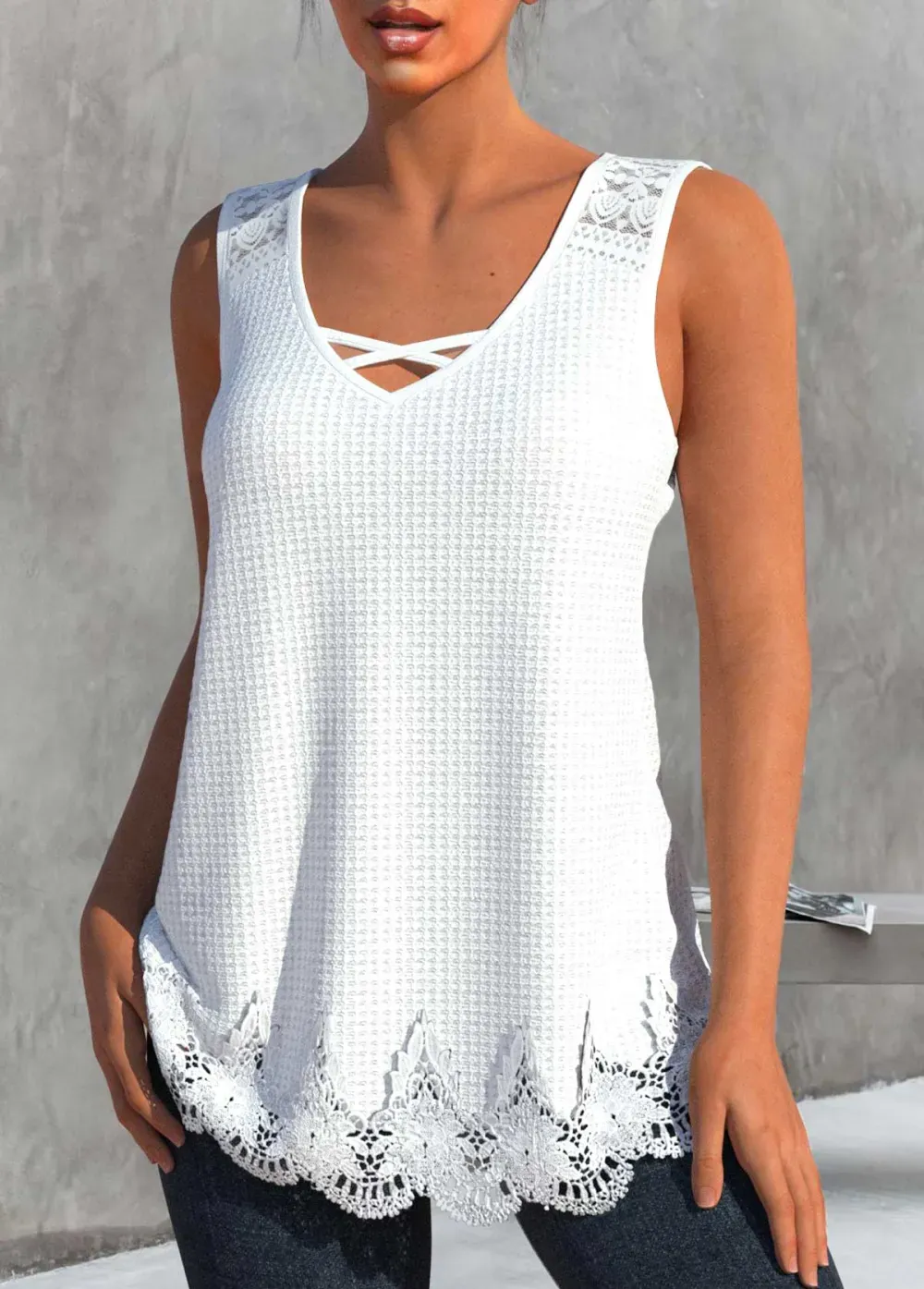 Plus Size White Lace Sleeveless Tank Top