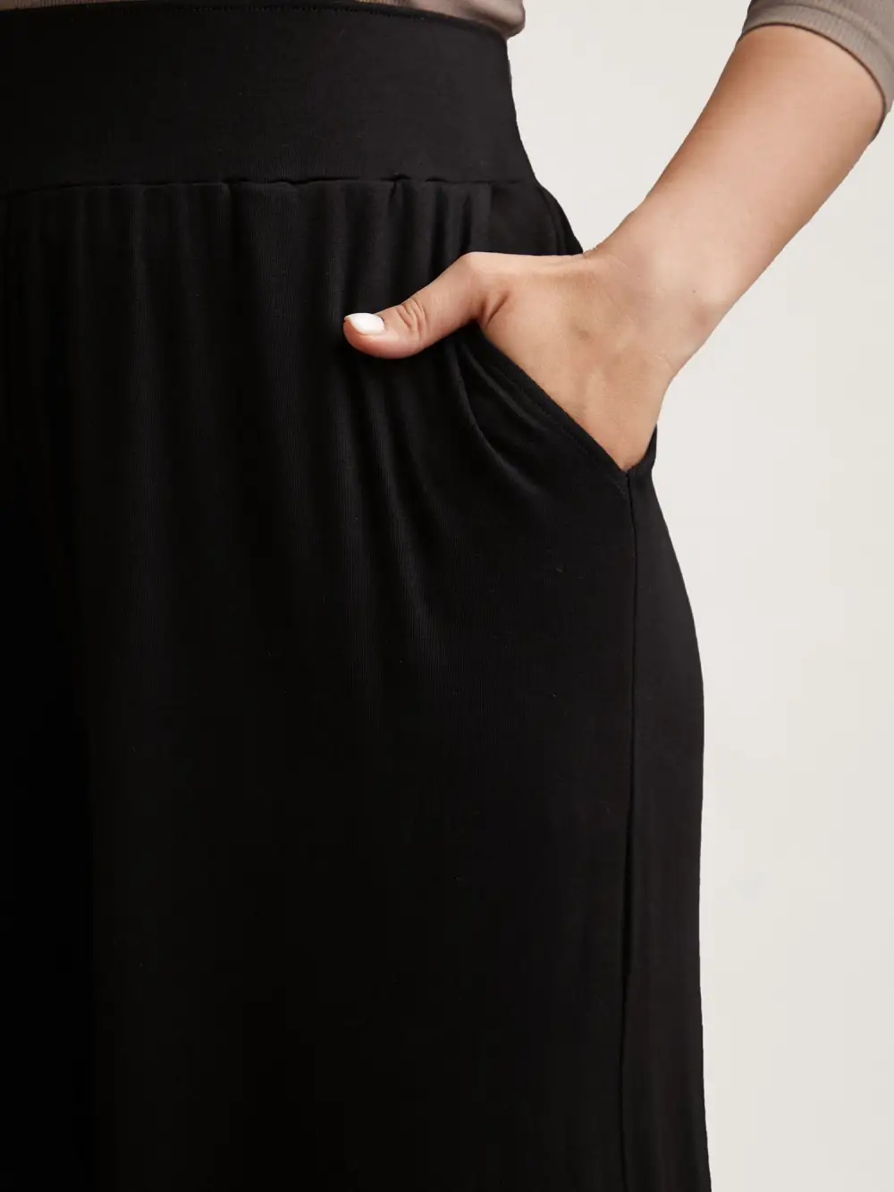 Stretchy Waist Straight-Leg Pants