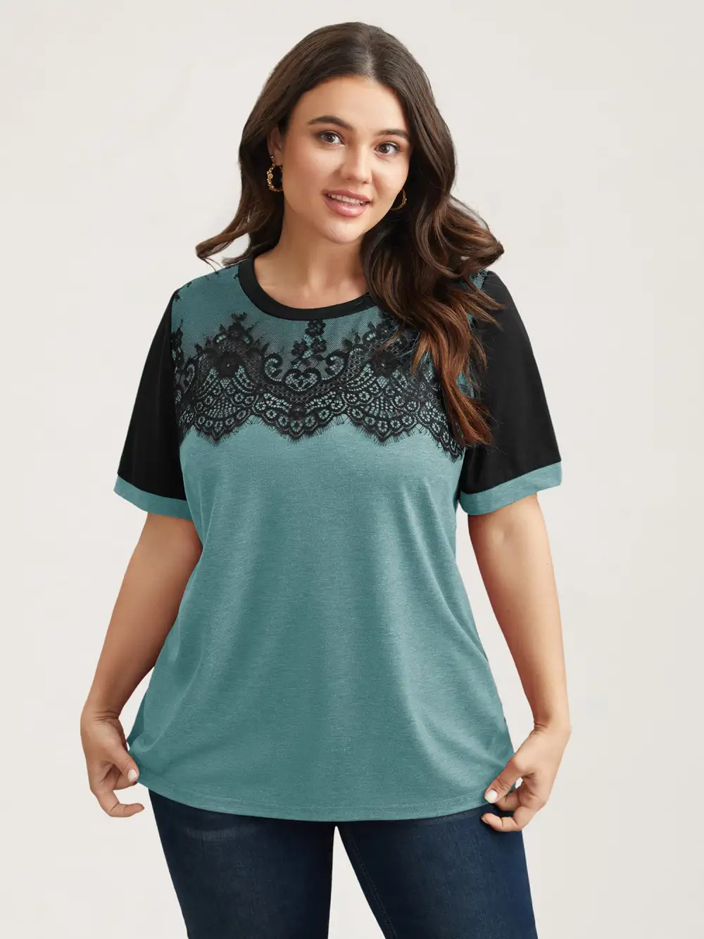 Stretchy Scalloped Lace Color Contrast T-Shirt