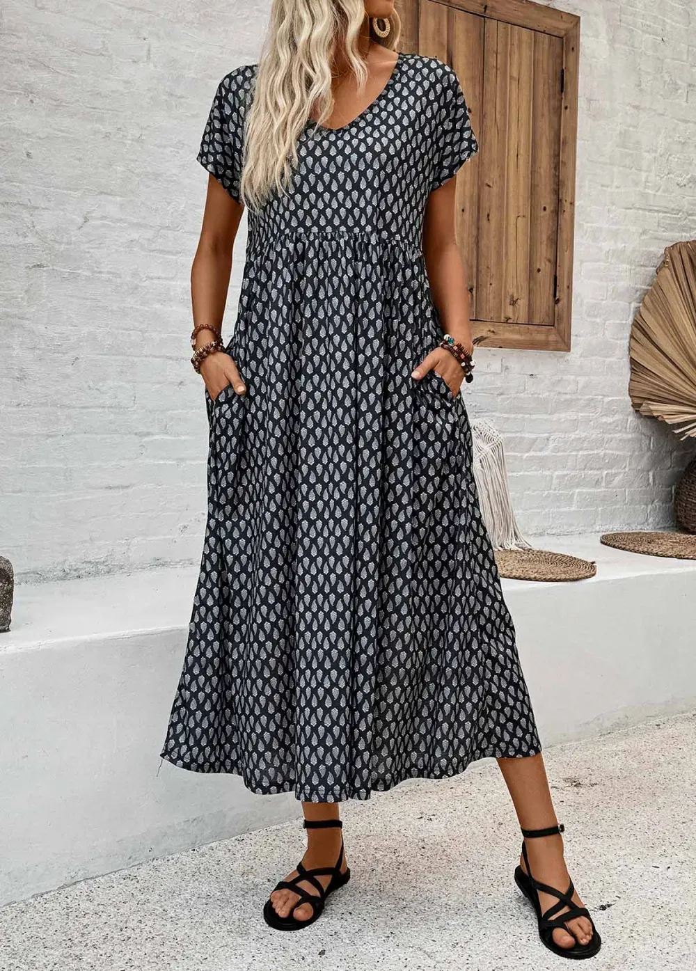 Black Pocket Geometric Print Short Sleeve V Neck Dress