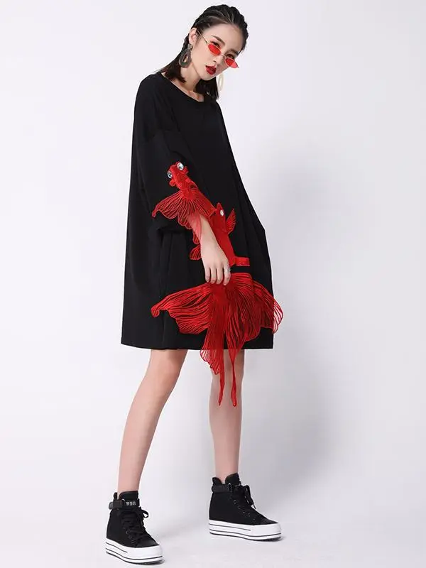 Red Goldfish Embroidered Loose Round Neck T-Shirt Dress