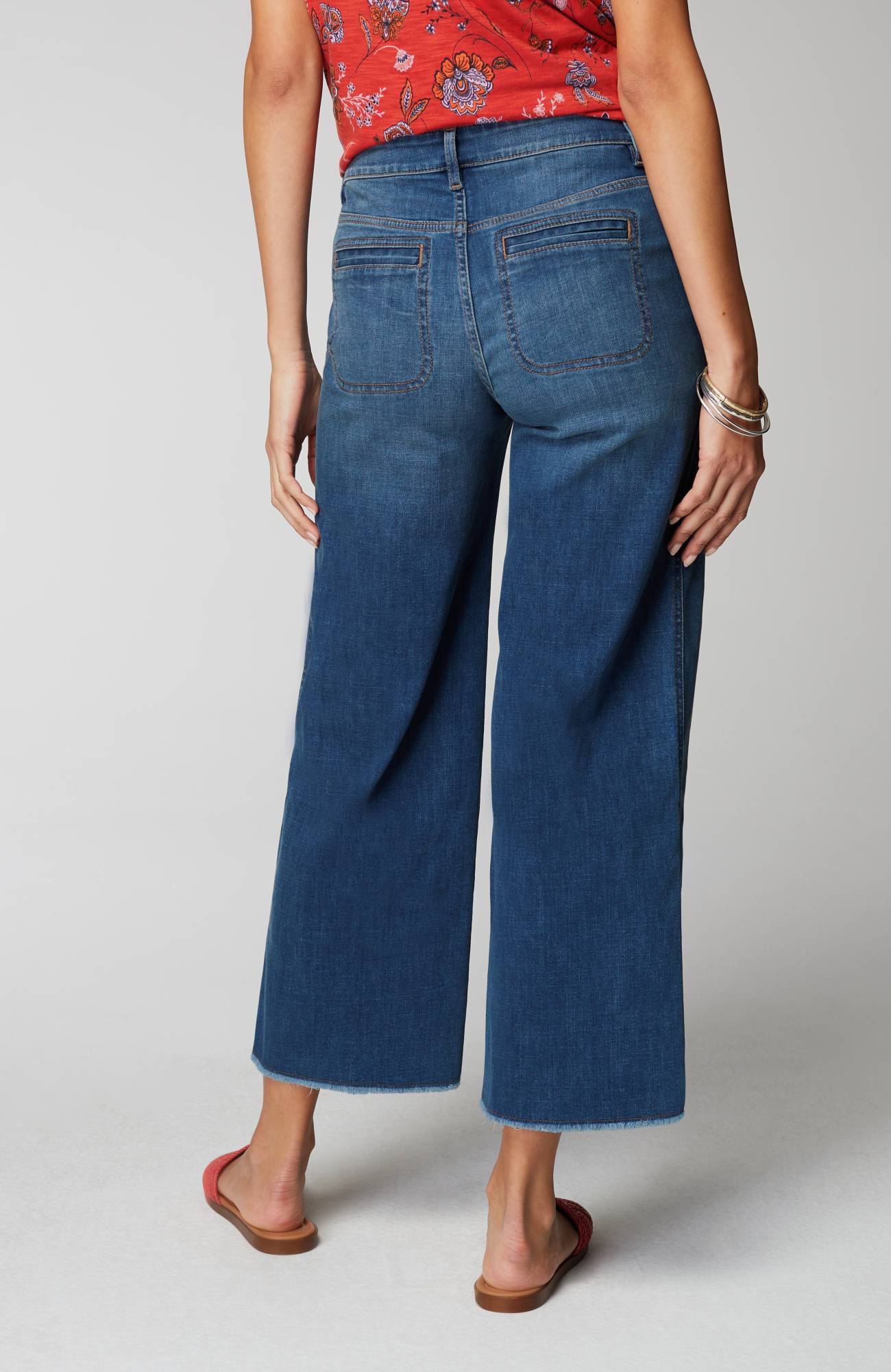 Wide-Leg Welt-Pocket Crops