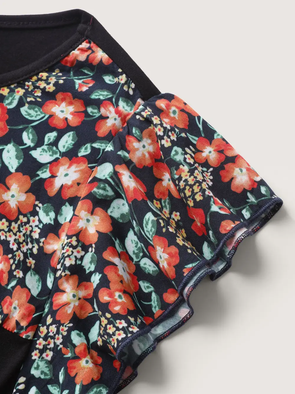 Floral Neckline Flutter Sleeve Contrast T-Shirt