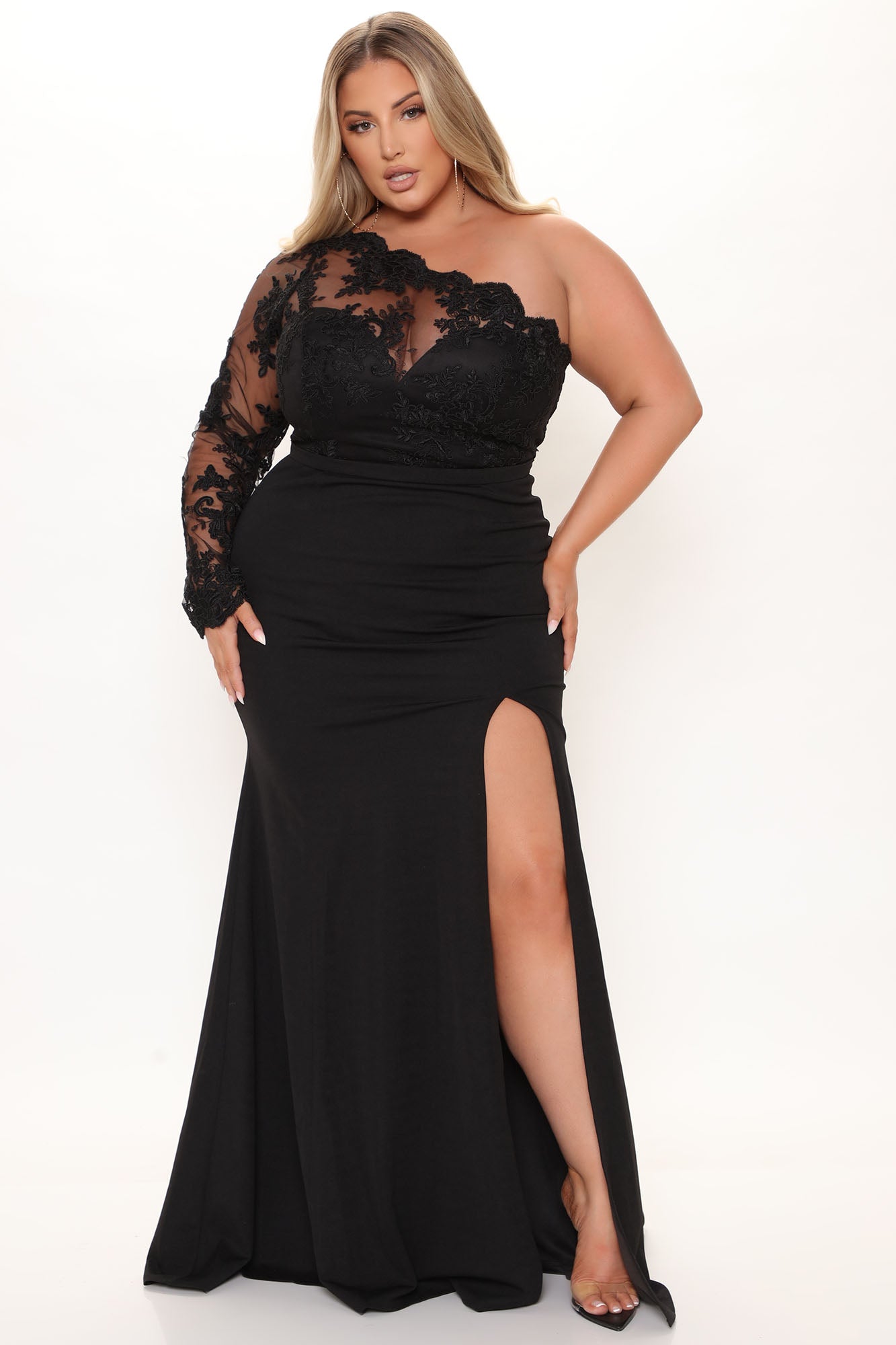 Bonita Lace Maxi Dress - Black