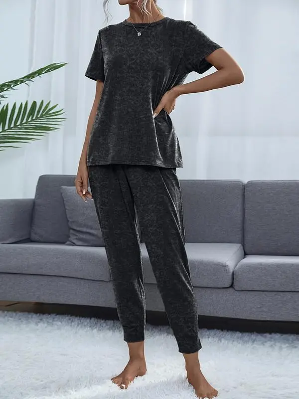 Women's Round Neck Tee & Cropped Pants Lounge Set