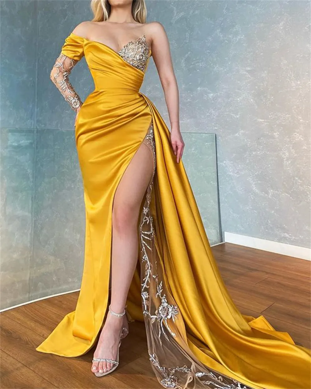 Women's One Shoulder Sleeve Slit Embroidery Evening Dress