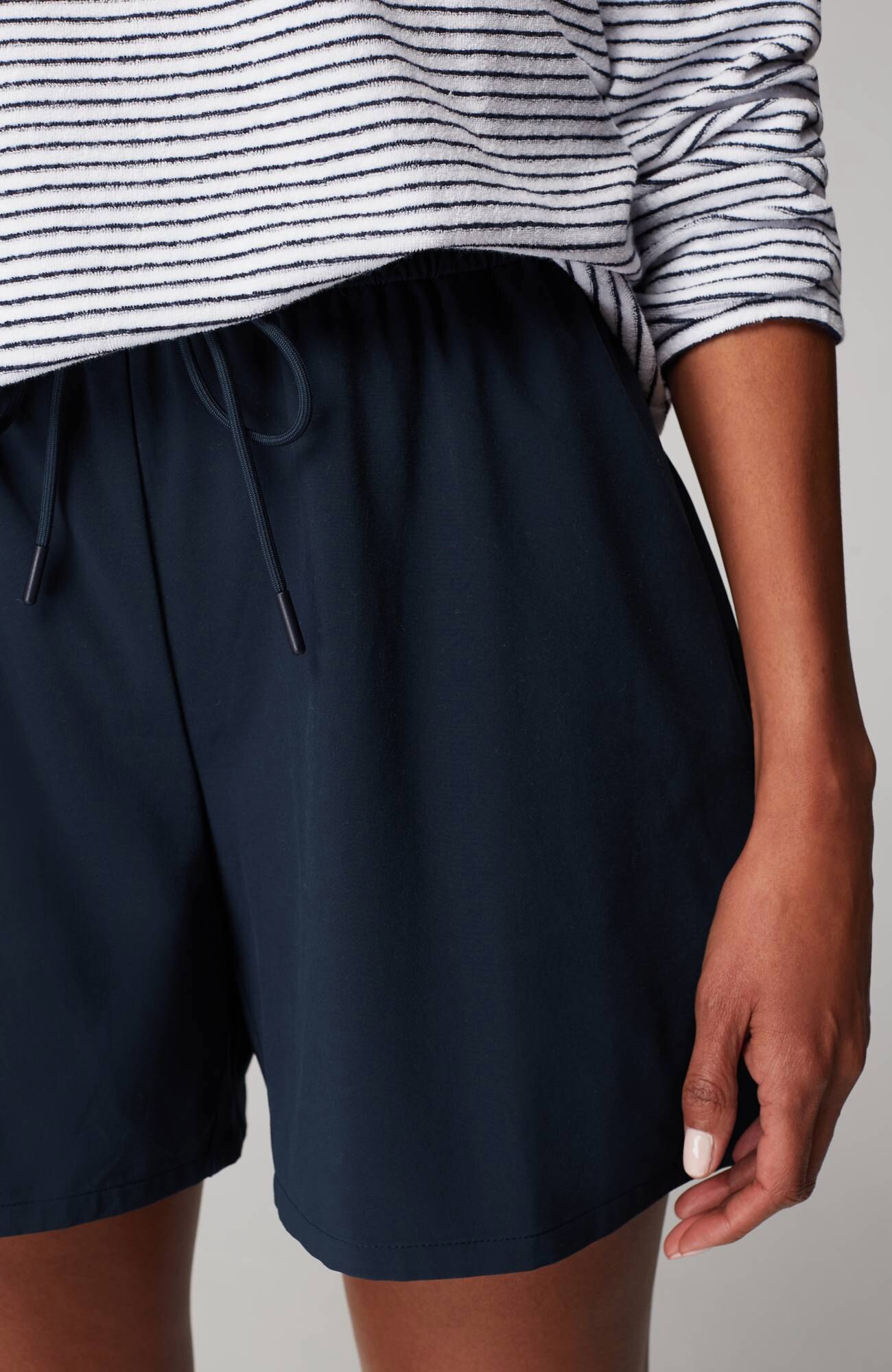 Fit On-The-Go Full-Leg Shorts-无分类