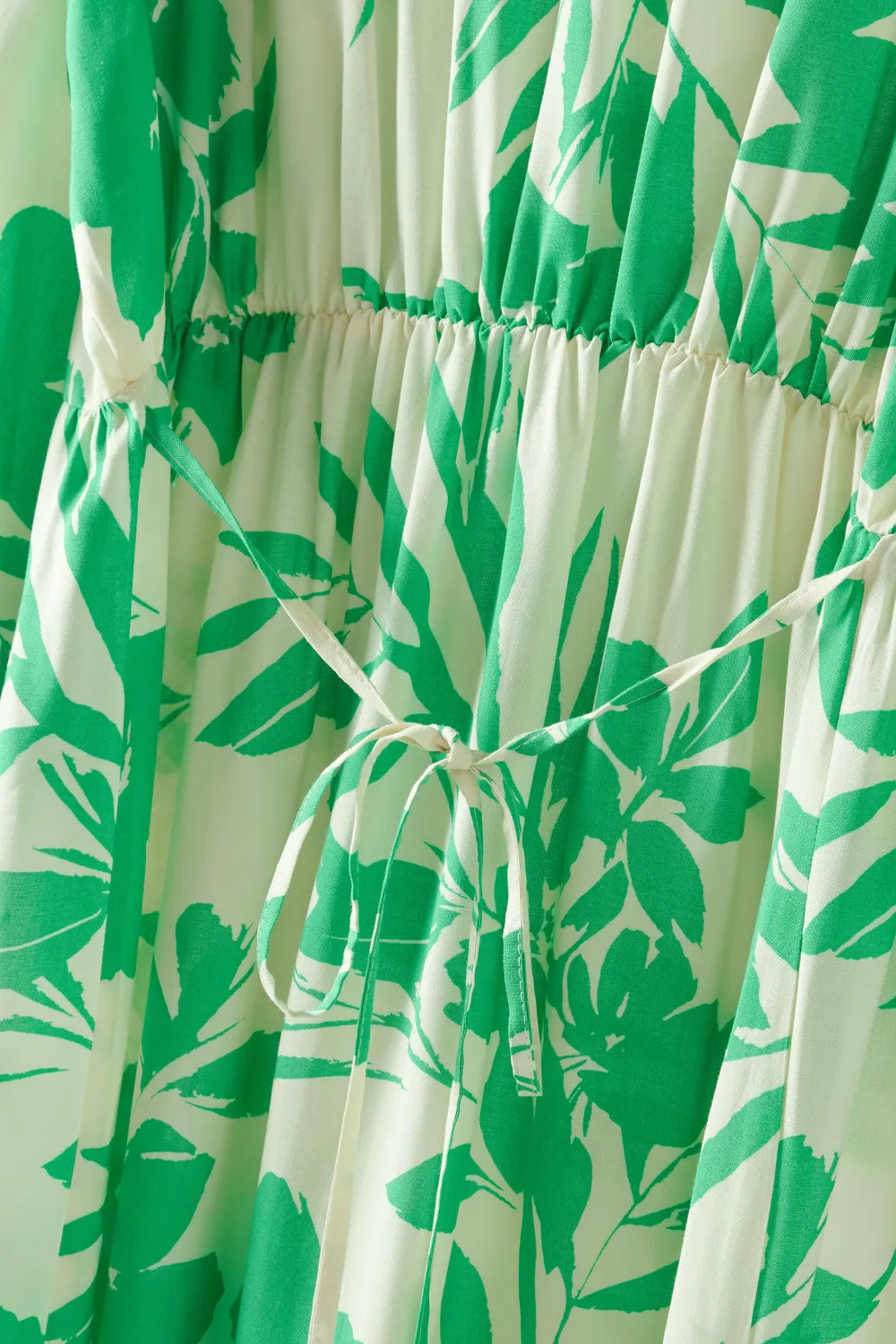 EVANS Curve Green & White Floral Print Mini Dress