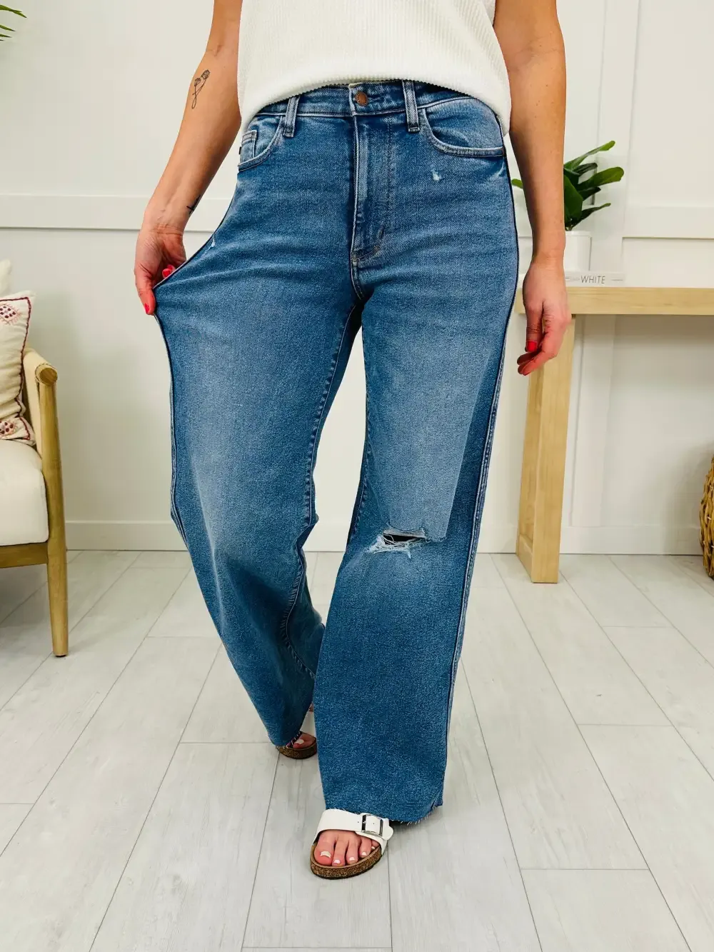 Judy Blue Flow With It Wide Leg Vintage Wash Jeans