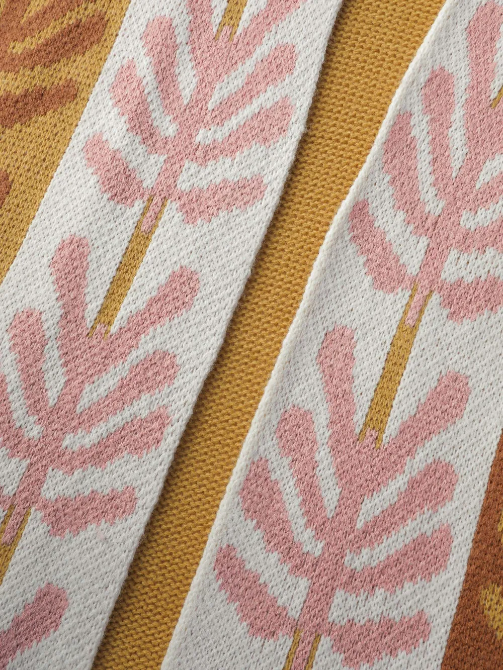 Leaf Jacquard Print Contrast Knit Cardigan