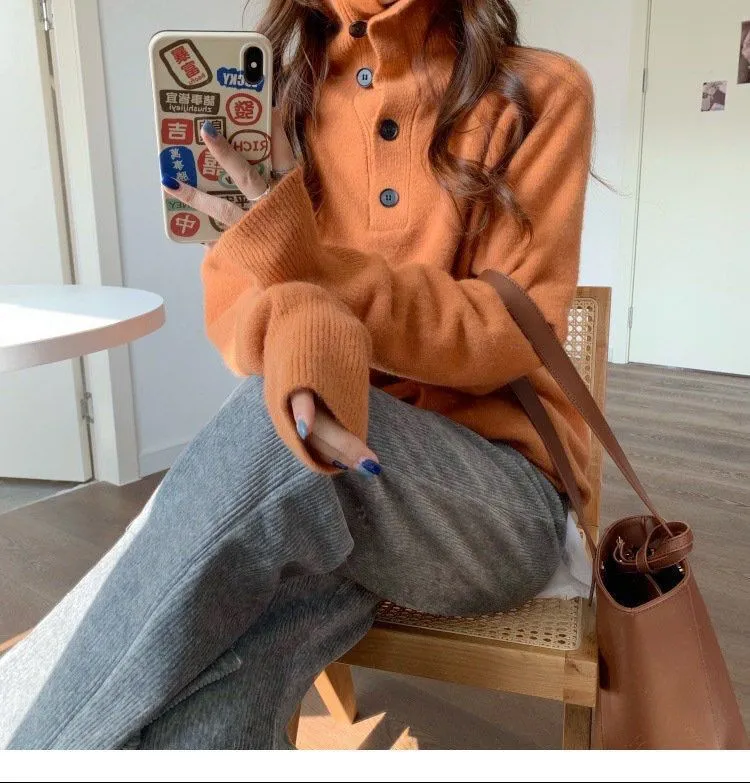 Sweet and gentle turtleneck button-down sweater