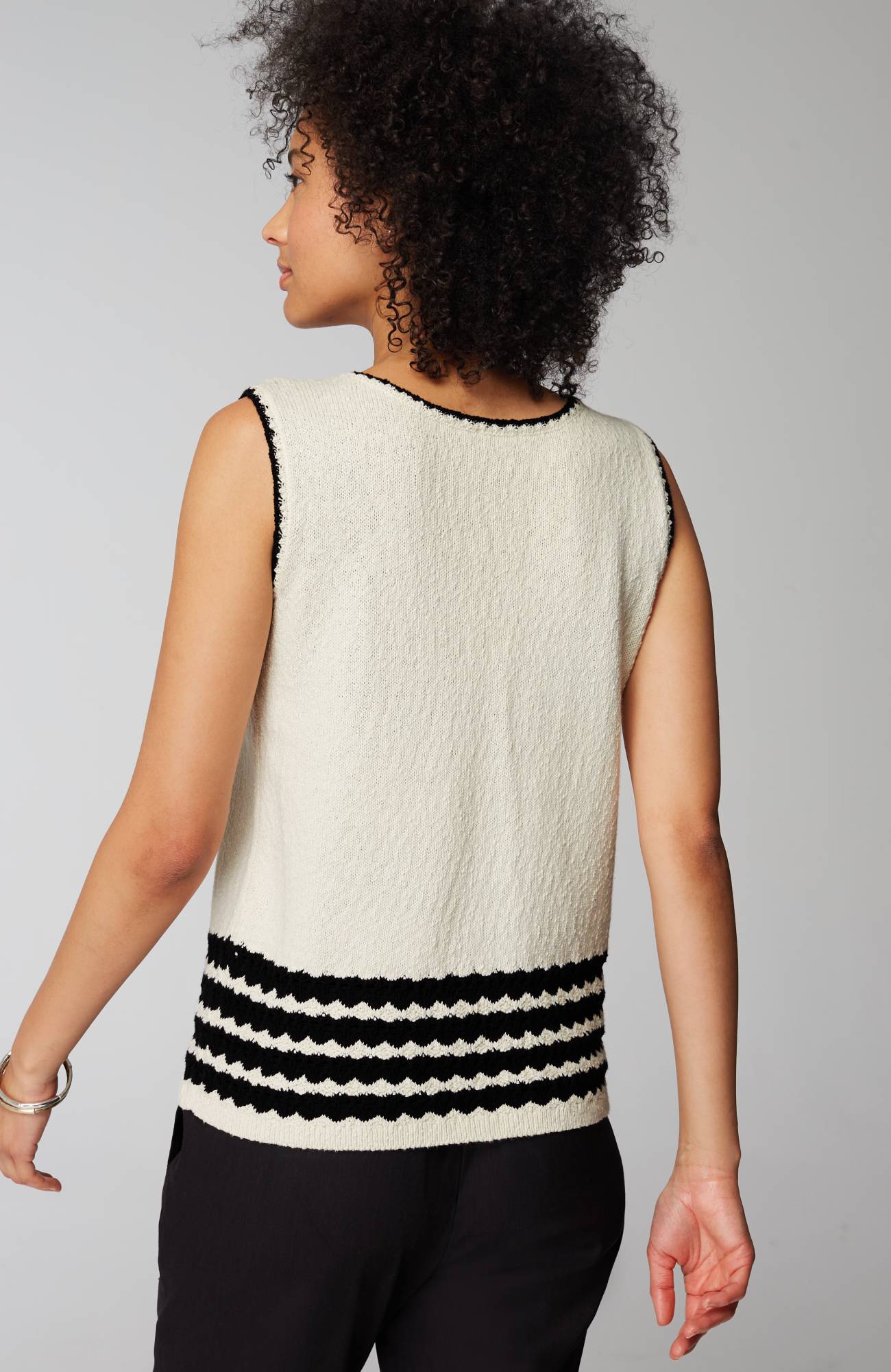 Wavy-Stripes Textured Sweater