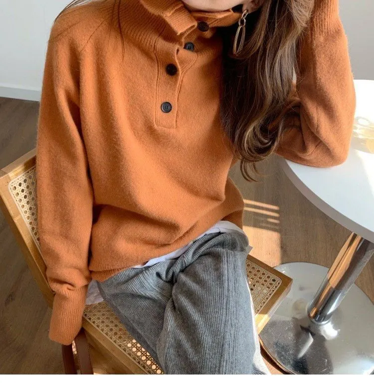 Sweet and gentle turtleneck button-down sweater