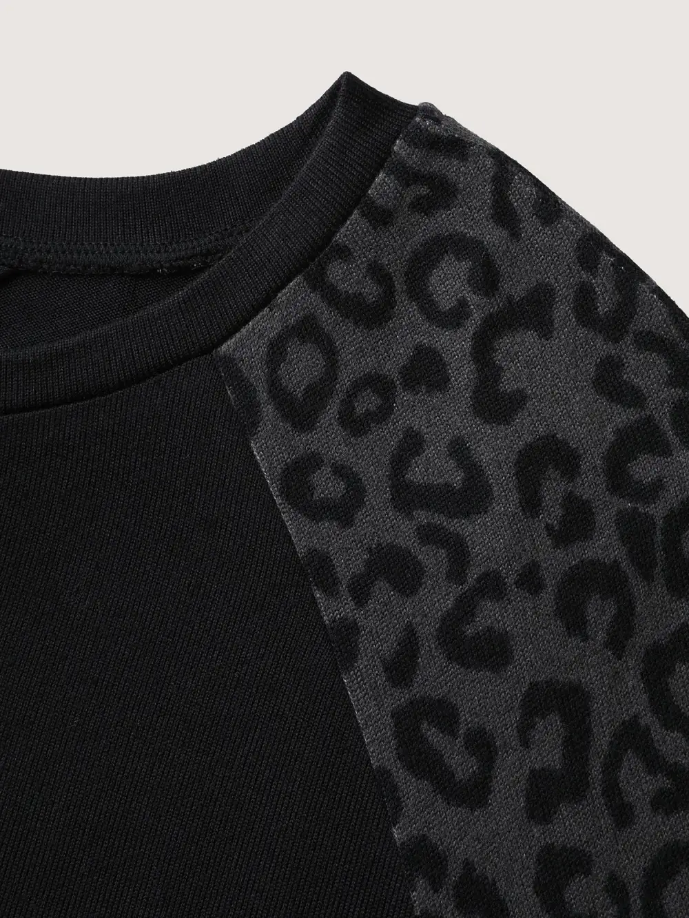 Leopard Print Spliced Pockets Sweatshirt