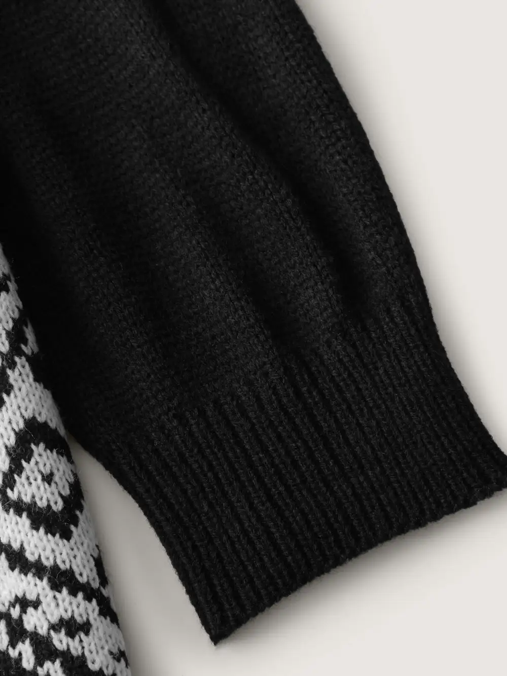 Geometrical Print Tassels Knit Cardigan