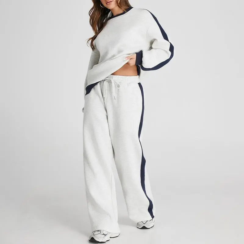 Women's 2-Piece Fleece Lounge Set – Cozy Crewneck Sweatshirt & Straight-Leg Sweatpants.