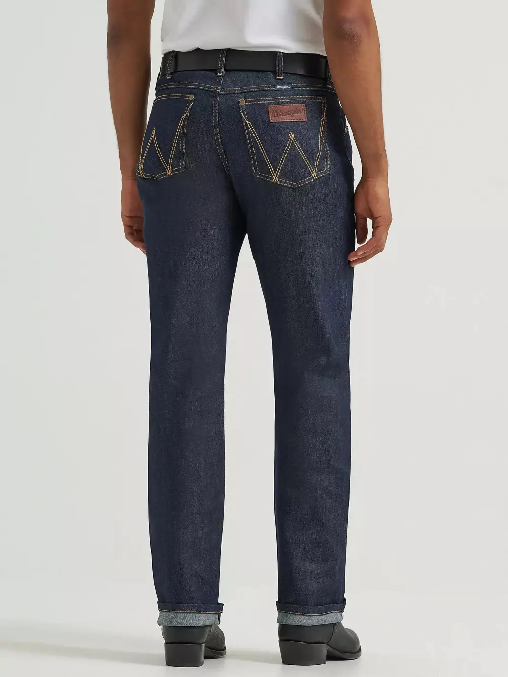 WRANGLER RETRO SLIM FIT STRAIGHT SELVEDGE STRETCH JEAN IN RAW INDIGO