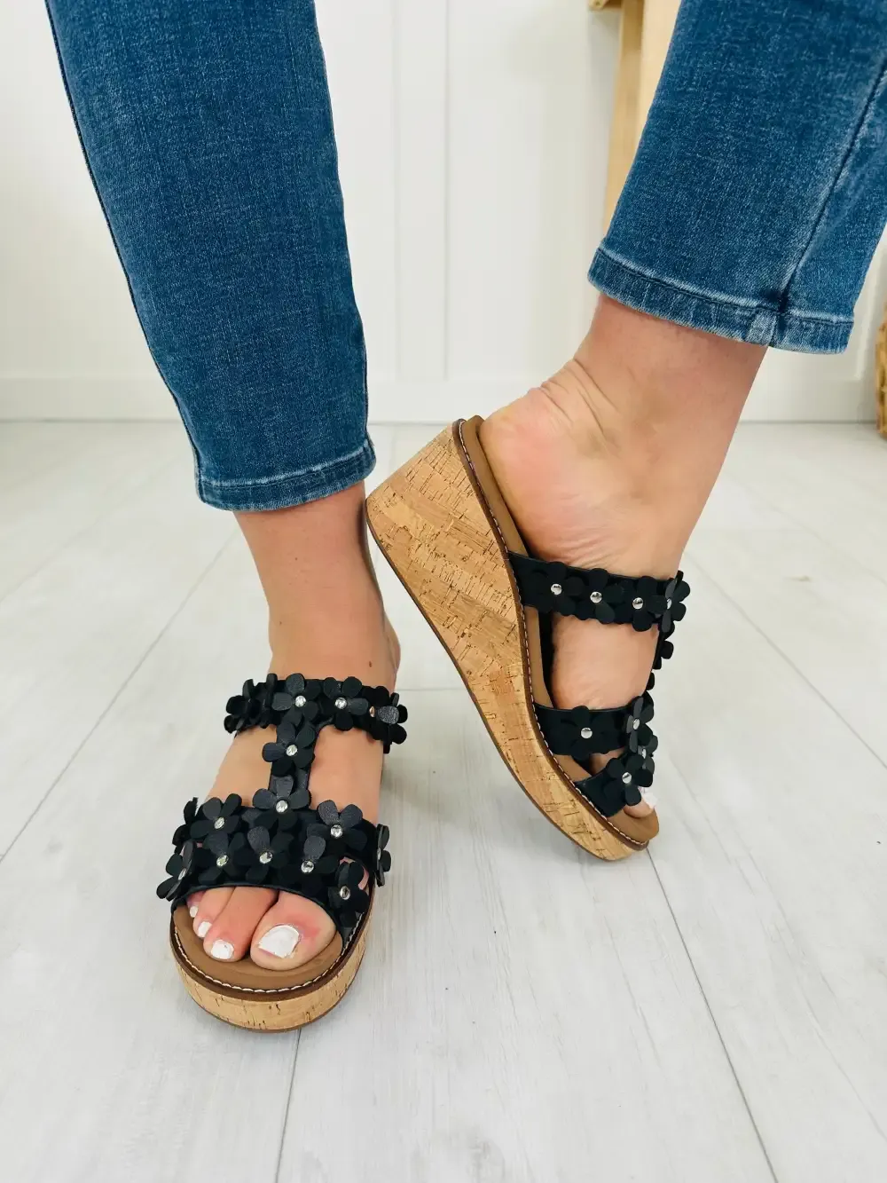 Blossom Steps Wedges In Black