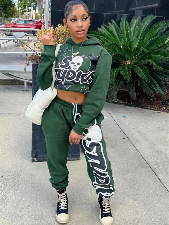 Green 2 piece set tops and bottoms how perfect and cozy piece for your Halloween day