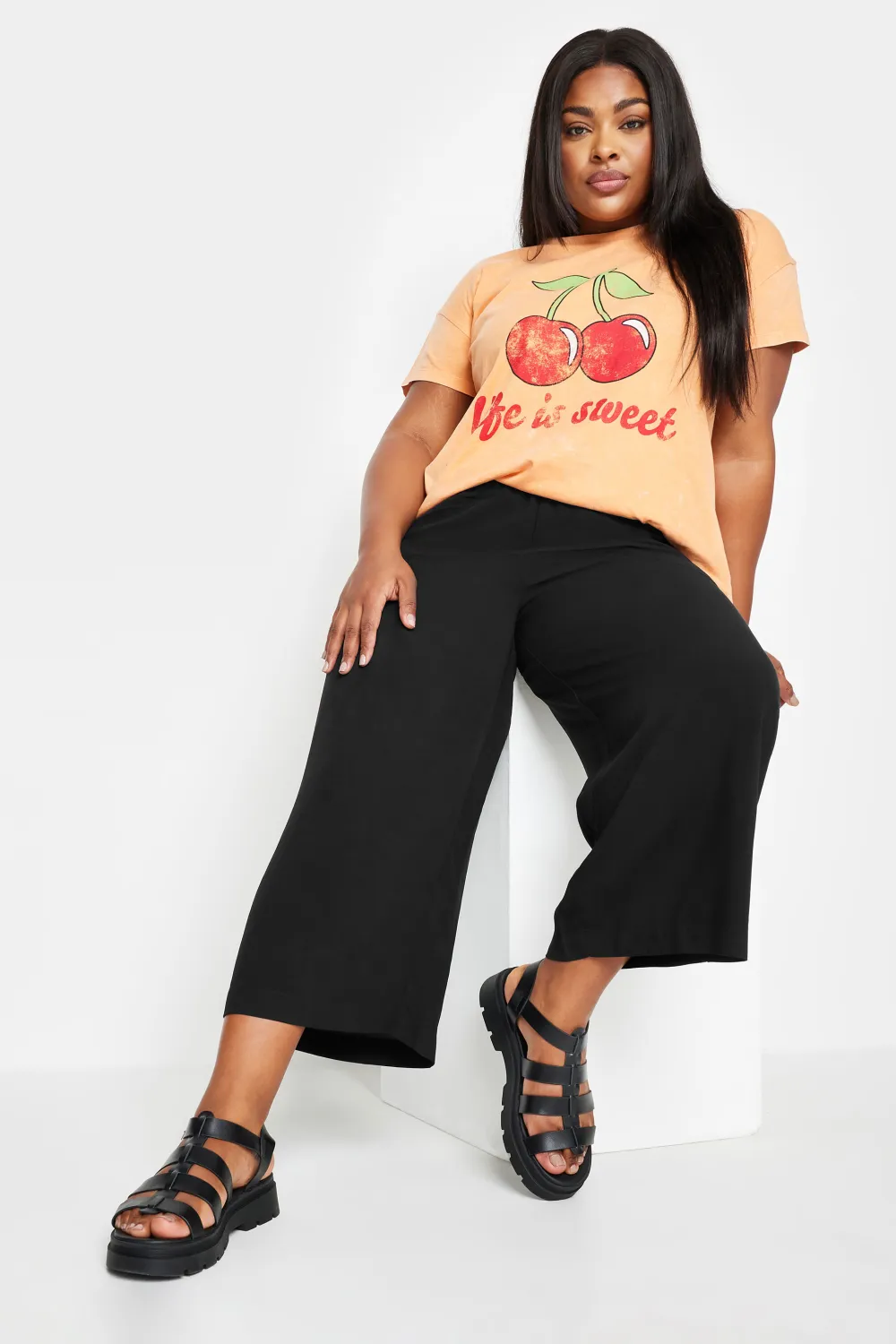 YOURS Curve Green Leaf Print Cropped Trousers