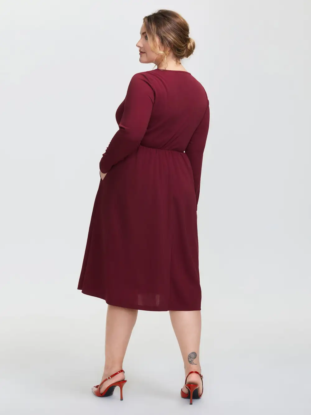 Bowknot Detail Pockets Knit Midi Dress