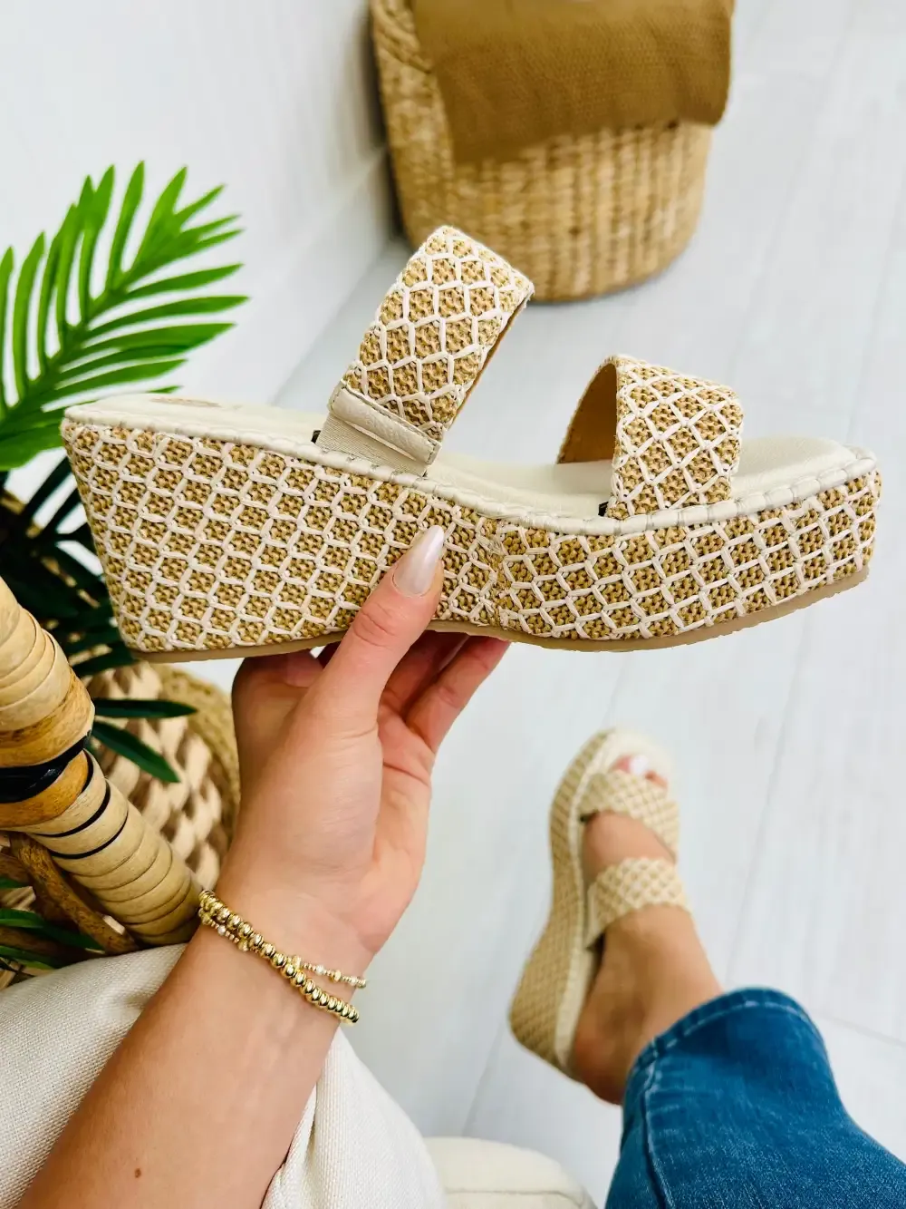 Swaying Beauty Wedges in Ivory