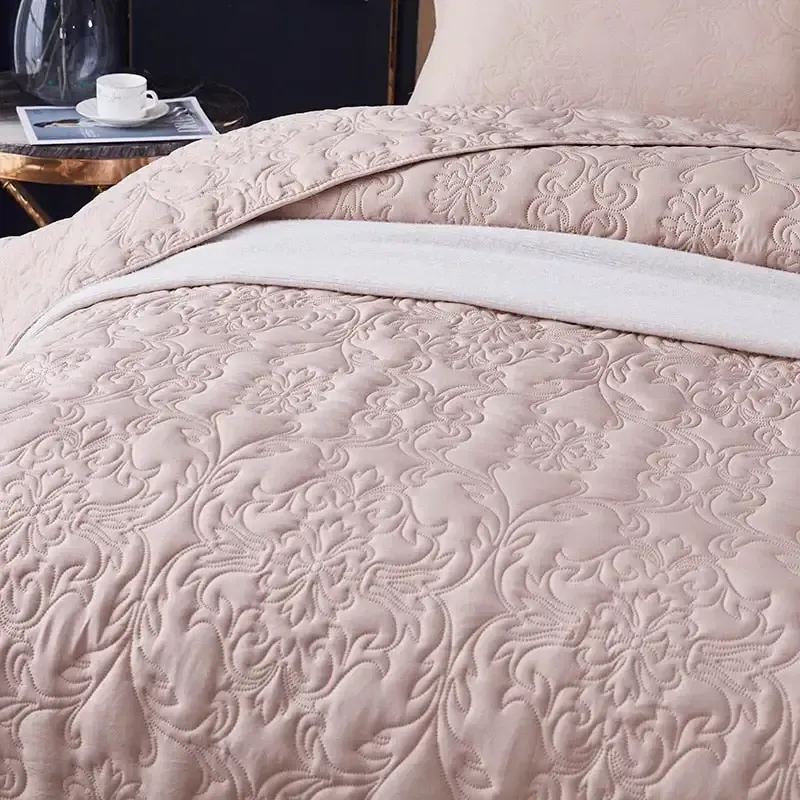 CloudNine‌ ‌Quilted‌ ‌Bed‌ ‌Set‌ ‌