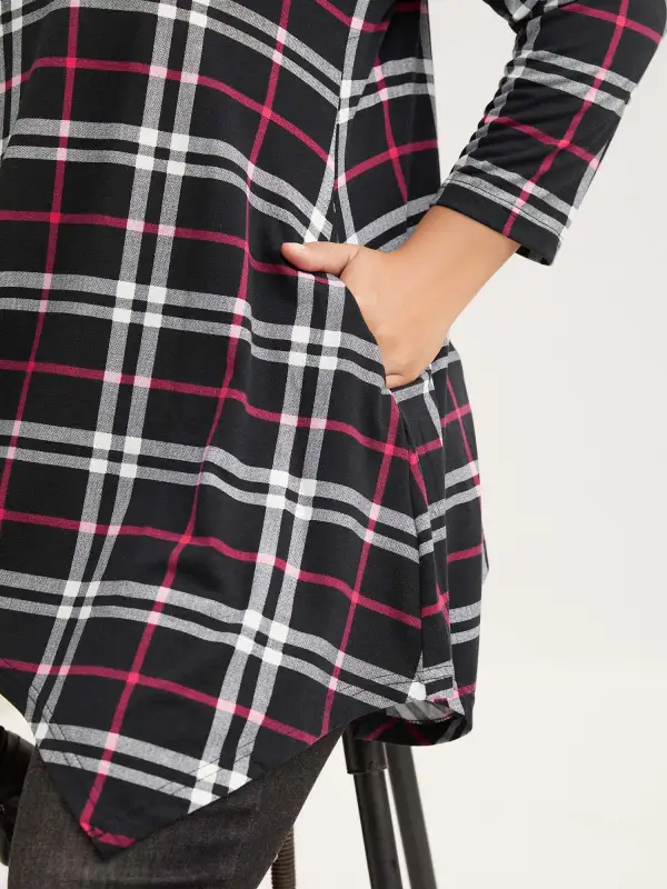Plaid Asymmetrical Hem Pocket T-shirt